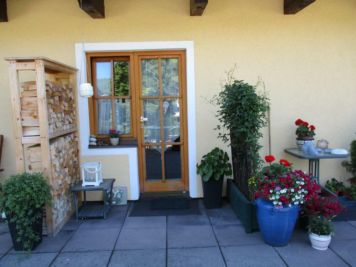 Apartamento Haus Am Dorfplatz Uttendorf Exterior foto